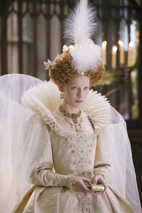 Blanchett played the title role of Elizabeth I in in both 1998 film [i]Elizabeth[/i] and the sequel, [i]Elizabeth: The Golden Years[/i], in 2007. Elizabeth The Golden Age, Ratu Elizabeth, Elizabeth 1998, Elizabethan Fashion, Marie Stuart, Tudor Costumes, Elizabethan Era, Best Costume Design, Reine Elizabeth