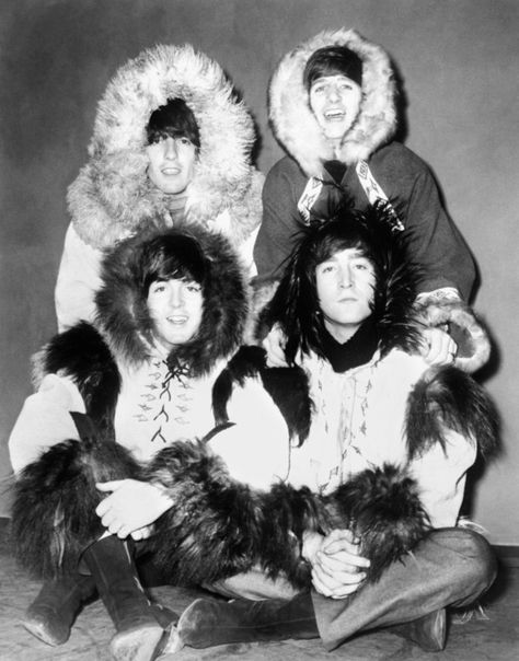 Beatles Dress, Beatles Christmas, Beatles Love, Beatles Photos, John Lennon Beatles, Beatles Pictures, Four People, Beatles John, Christmas Shows