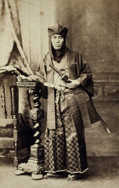 Samurai (ca. 1860-1880) Photo Japon, Guerriero Samurai, Ronin Samurai, The Last Samurai, Rare Historical Photos, Pencak Silat, Japanese Warrior, Japanese History, Samurai Armor