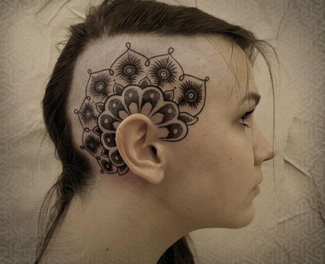 Tattoos On Head, Body Modification Piercings, Scalp Tattoo, Lotus Flower Art, Montgomery Clift, Crazy Tattoos, Head Tattoo, Weird Tattoos, Neck Tattoos