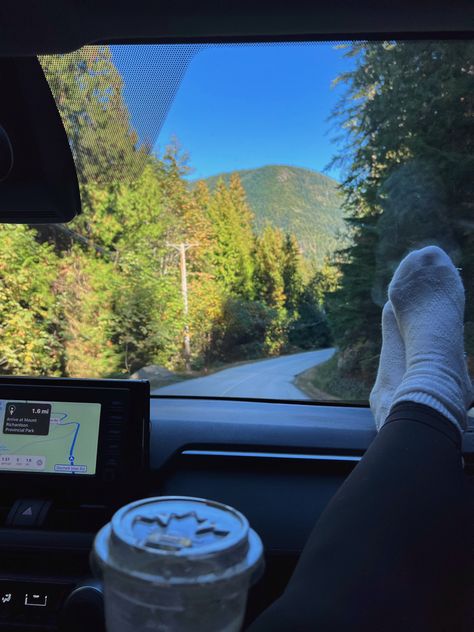 fall road trip in the mountains Banff Aesthetic Fall, Moving To Canada Aesthetic, Vancouver Astethic, Vancouver British Columbia Aesthetic, Vision Board Road Trip, Vancouver Canada Travel, Canada Trip Aesthetic, Canada Aesthetic Summer, Road Trips Aesthetic