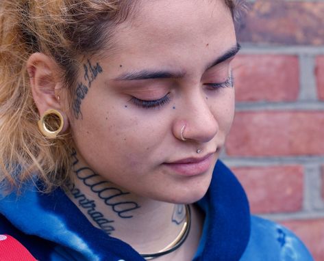 Kehlani - April 2018 Kehlani Neck Tattoos, Writing Tattoo, Kehlani Parrish, Writing Tattoos, Kehlani, Gal Pal, Les Miserables, Neck Tattoo, Pic Ideas