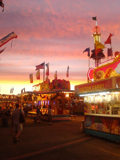 Clark County Fair Midway at sunset 2012 Small Town Carnival Aesthetic, County Fair Aesthetic Night, Texas State Fair Aesthetic, Small Town Carnival, County Fair Aesthetic, Fair Aesthetic, Oc Fair, Fall Fair, Americana Aesthetic