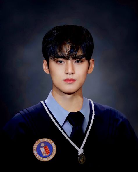 Mingyu Graduation Pic, Svt Graduate Edit, Mingyu Graduation Edit, Seventeen Graduation Photo Edit, Mingyu Id Photo 2x2, Kpop Graduation Photo Edit, Jungkook Graduation Picture Edit, Seventeen Graduation Pic, Nct Graduation Pic Edit