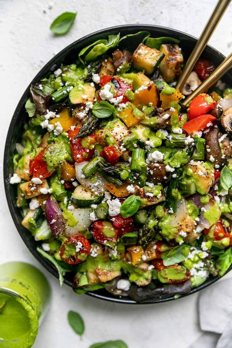 Recipes Under 500 Calories, Grilled Vegetable Salad, Grilled Vegetable Salads, Basil Vinaigrette, Veggie Salad, Grilled Veggies, Summer Salad Recipes, 500 Calories, Summer Salad