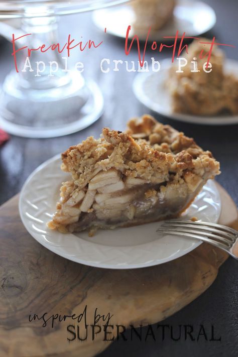 This apple crumb pie is so good that getting tied up in a sacred apple orchard as a sacrifice to a god seems worth a slice. | (Freakin' Worth It Apple Crumb Pie) Supernatural Supernatural Themed Food, Supernatural Recipes, Supernatural Pie, Nerdy Recipes, Apple Crumb Pie, Crumb Pie, Theme Nights, Travel People, Apple Crumb