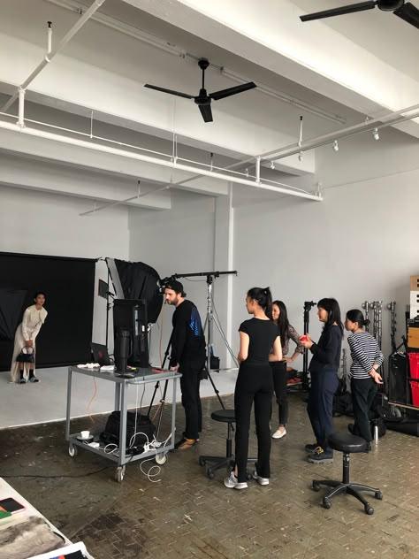 Fashion Shoot Aesthetic, Fashion Company Aesthetic, Photoshoot Aesthetic Studio Behind The Scenes, Photoshoot Bts Aesthetic, Fashion Photoshoot Behind The Scenes, Behind The Scenes Photoshoot Aesthetic, Becca Harvey, Photoshoot Behind The Scenes Aesthetic, Photoshoot Aesthetic Studio