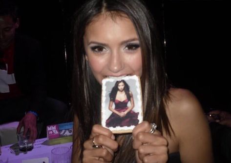 Vampire Diaries Rare Photos, Nina Dobrev Rares, Tvdu Pictures, Tvd Pfp, Nina Dobrev Vampire, Vampire Diaries Photos, Elena Gilbert Style, Tvdu Cast, Vampire Shows