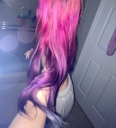 Multicolored hair Cute Hair Colors, Dyed Hair Inspiration, Pretty Hair Color, Hair Color Pink, Hair Stylies, Dye My Hair, Hair Dye Colors, Jairzinho, Hair Inspiration Color