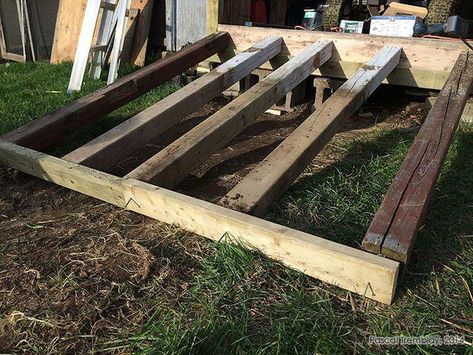 Shed Ramp - How to Build a Sturdy Garden Shed Ramp #diyshedkit Cheap Garden Sheds, Shed Ramp, Diy Shed Kits, Storage Shed Kits, Build Your Own Shed, Large Sheds, Small Sheds, Storage Shed Plans, Shed Kits