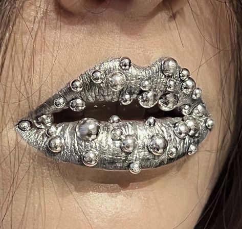 Dazed Beauty, Metallic Makeup, Rhinestone Makeup, Couture Makeup, High Fashion Makeup, Art Perle, Shine A Light, Make Up Inspo, Lip Art