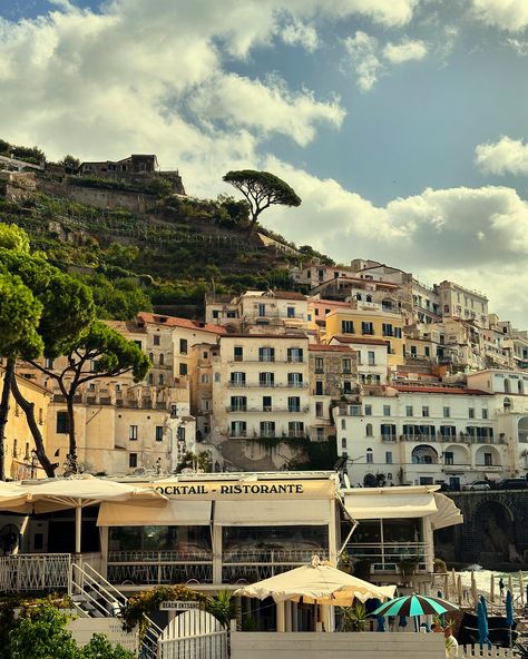 Atrani and Amalfi Town - you were cute! 🌊💙 Loved the colorful streets, cliffside views, and the ocean breeze 🐚🏖️☀️ Atrani was very small but definitely worth adding to your Amalfi itinerary! Fit details: Outfit @zara Sandals @gucci Sunnies @versace Amalfi coast, Italy, vacation outfit, Italy travels, Europe trip, beach days in Amalfi, ocean view, royal blue outfit, aperol spritz, waves, ocean sounds #italytrip#italyoutfit#italyiloveyou#traveltoitaly#amalficoastitaly#amalficoast#atrani#a... Amalfi Itinerary, Amalfi Town, Atrani Italy, Details Outfit, Royal Blue Outfits, Sandals Gucci, Zara Sandals, Waves Ocean, Outfit Zara