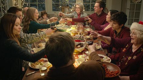 Love The Coopers Movie, Ed Helms, Alex Borstein, John Goodman, Dunhuang, Family Picture Poses, Steve Martin, Diane Keaton, Ensemble Cast