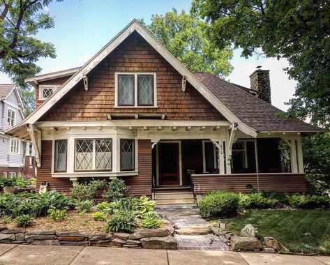 335 Likes, 5 Comments - Jesse (@breathing_timemachine) on Instagram: “Early Craftsman , West Third St. Rochester, MI. Built 1914. #oldhouselove #archie_ologie…” 50s House Exterior, 50s House, House Exteriors, Craftsman House, Front Doors, Old House, Small Spaces, Interior And Exterior, House Exterior