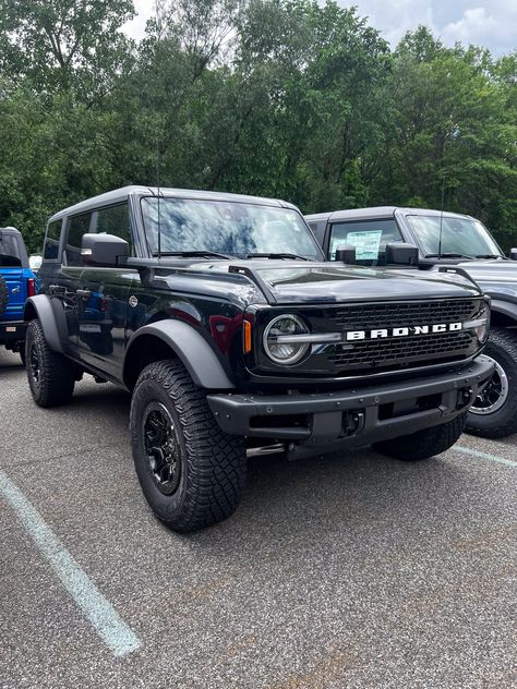 Unleash the power within. The 2024 Ford Bronco Wildtrak 4 Door 4x4 redefines what it means to dominate the road. Are you ready to take the wheel? 🌟  (Stock #: F43877) #HealeyBrothers #HudsonValley #HVNY #Ford #FordBronco 2024 Ford Bronco, 4 Door Bronco, Ford Bronco Wildtrak, Bronco Wildtrak, Chevrolet Dealership, New Bronco, Hudson Valley Ny, Dream Vehicles, Chrysler Dodge Jeep