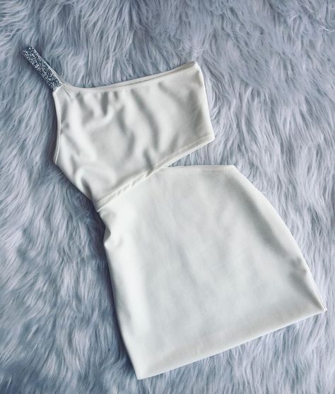 Vestido Blanco Outfit, Rapunzel, Mini Dress, Fashion Outfits, Closet, Dresses, On Instagram, Beauty, Clothes