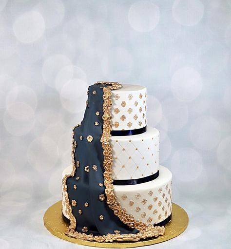 Dupatta wedding cake  by soods - http://cakesdecor.com/cakes/326623-dupatta-wedding-cake Mehandi Cake, Henna Cake Designs, Bollywood Cake, Dupatta Ideas, Henna Cake, Black White Cakes, Indian Cake, Designer Cakes, Instagram Cake