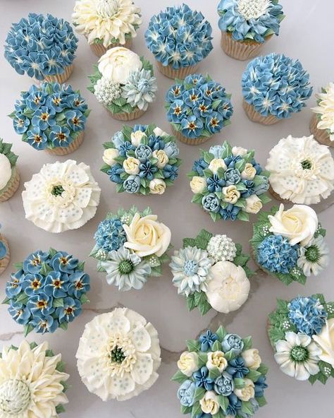 Shower Vibes, Cupcakes Flores, Cupcake Flower Bouquets, Peter Rabbit Cake, Summer Cupcakes, Fancy Cupcakes, Baby Shower Theme Decorations, Cupcakes Ideas, Cupcakes Decorados