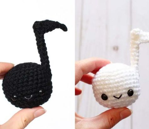 Crochet Musical Eighth Note Free Pattern Crochet Drum Free Pattern, Crochet Violin Free Pattern, Crochet Music Notes Pattern Free, Crochet Piano, Crochet Music, Quick Crochet Projects, Eighth Note, Crochet Humor, Pola Amigurumi