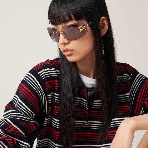 Miu Miu Runway, Miu Miu Logo, Persol Glasses, Versace Eyewear, Miu Miu Sunglasses, Sunglasses Logo, Smart Glasses, Vogue Eyewear, Metal Sunglasses