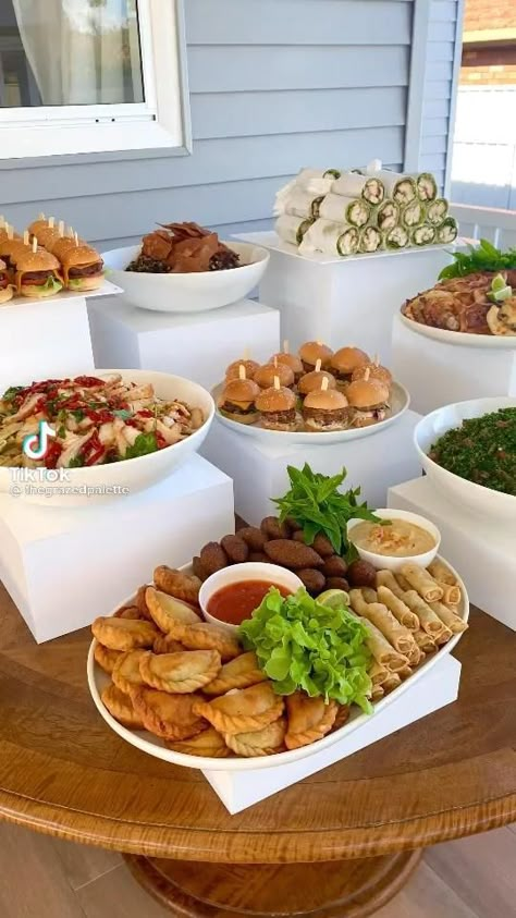 Carribean Food Catering, Wedding Refreshments, Brunch Charcuterie, Haitian Food, 60th Bday, Decorações Com Comidas, Dinner Recipes Easy, Party Food Buffet, Catering Ideas Food