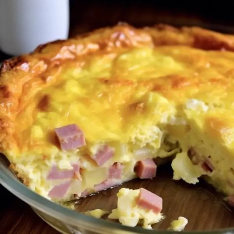 Impossible Ham And Swiss Pie Impossible Ham And Swiss Pie 12 Tomatoes, Ham And Swiss Pie, Bisquick Impossible Quiche Recipe, Ham And Swiss Quiche, Ham And Leek Pie, Swiss Quiche, Ham Pie, Ham And Swiss, Leek Pie