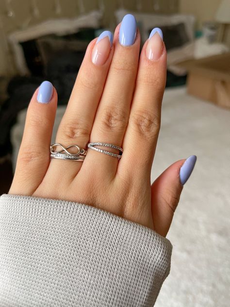 Gel Nail Designs Oval Shape, Short Oval Nails Ideas Blue, Nail Ideas Oval Shape Short, Gel Manicure Almond Shape, Almond Shaped Gel Nails, Nails Design Almond Shape, Short Almond Shape, Simple Nail Designs Round Shape, Blue Nails Almond Shape Short