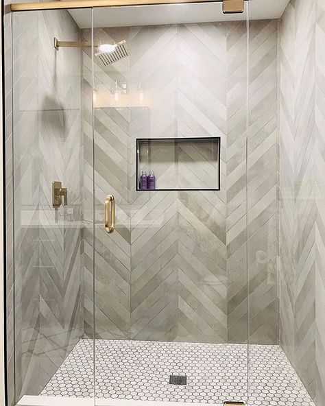 Mission Stone & Tile on Instagram: “We can’t get enough of this amazing shower by @aleciamariana. The bathroom walls covered in Mate Chevron | Terra Grigio looks…” Herringbone Marble Bathroom Wall, Shower With Herringbone Tile, Showers With Black Floor, Chevron Shower Tile, Bathroom Gold Hardware, Room Tiles Design, Laundry Room Tile, Bathroom Shower Walls, Herringbone Tile