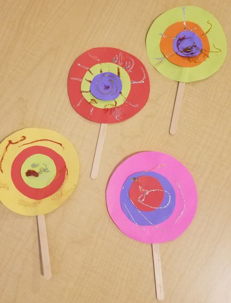 Circle Art And Craft For Preschool, Pre K Circle Activities, Circle Craft For Preschoolers, Activity On Circle Shape, Preschool Circle Shape Crafts, Circles Preschool Activities, Crafts With Circles Preschool, Small Medium And Large Preschool, Circle Projects Preschool