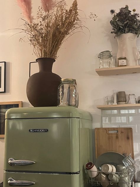 Kitchen aesthetic. Cosy aesthetic. Schneider retro fridge. Retro fridge kitchen. Retro fridge aesthetic. Home kitchen design. Green Fridge Aesthetic, Green Fridge Kitchen, Retro Fridge Kitchen, Fridge Aesthetic, Green Refrigerator, Aesthetic Home Kitchen, Home Kitchen Design, Fridge Kitchen, Vintage Fridge