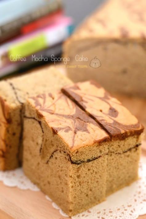 Mocha Coffee Sponge Cake Coffee Sponge Cake Recipe, Mocha Sponge Cake Recipe, Mocha Roll Cake Recipe, Coffee Sponge Cake, Moist Fruit Cake Recipe, Pandan Chiffon Cake, Mocha Cake, Cake Recepies, Asian Cake