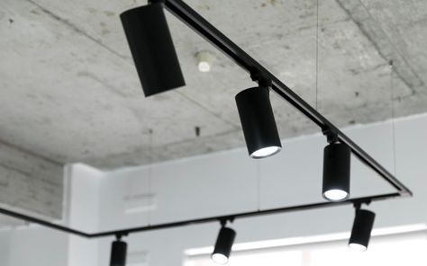 Black Track Lighting, Pendant Track Lighting, Track Spotlights, Track Lights, Cabinet Medical, Gallery Lighting, Led Track Lighting, Practical Lighting, Suspended Lighting