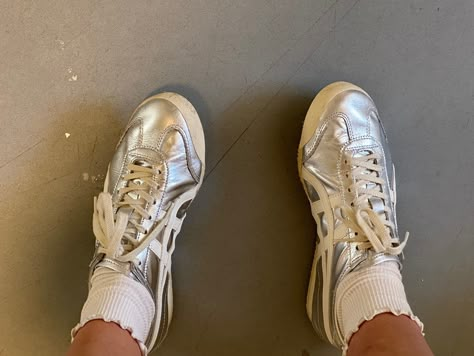 Silver Aesthetic, Quoi Porter, Shoes Cute, Fits Clothes, Cute Sneakers, Shoe Inspo, Aesthetic Shoes, Onitsuka Tiger, Swag Shoes