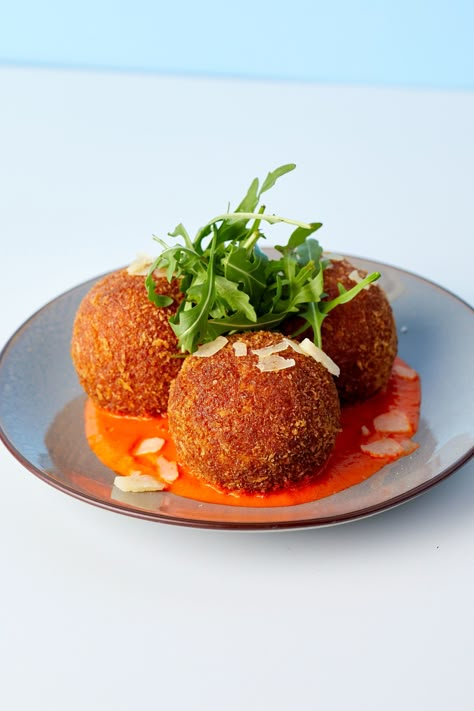 Cheese Croquettes Recipes, Croquette Plating, Ham And Cheese Croquettes, Fancy Dinner Party Recipes, Starter Food Ideas, Sweet Potato Croquettes, Potato Croquettes Recipe, British Bacon, Croquette Recipe