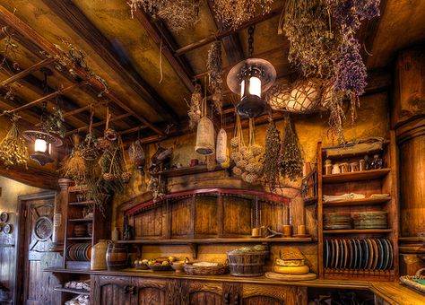 Inside Cottage Homes Interiors, Bag End Interior, Bag End Hobbiton, Casa Do Hobbit, Dnd Room, Bag End, Casa Hobbit, Cottage Witch, Witch Cottage