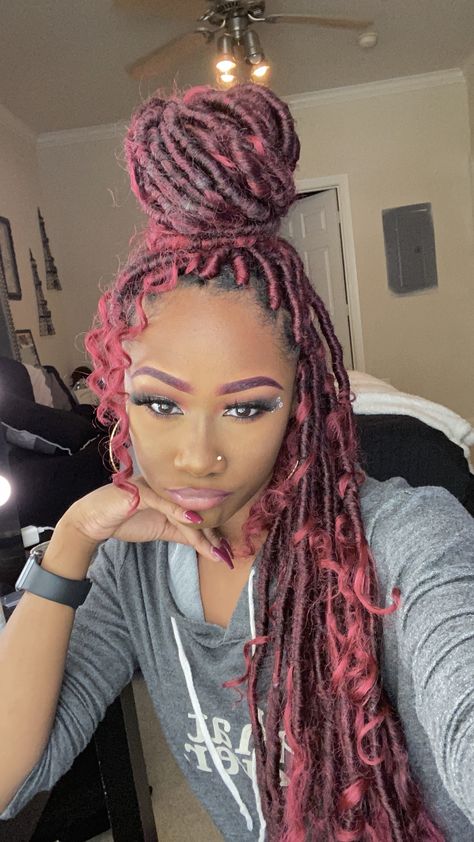 Burgundy Faux Locs Black Women, Burgundy Locs Black Women, Burgundy Faux Locs, Burgundy Braids, Burgundy Locs, Hairstyles With Braids, Hair Locs, Two Braid Hairstyles, Fall Hairstyles