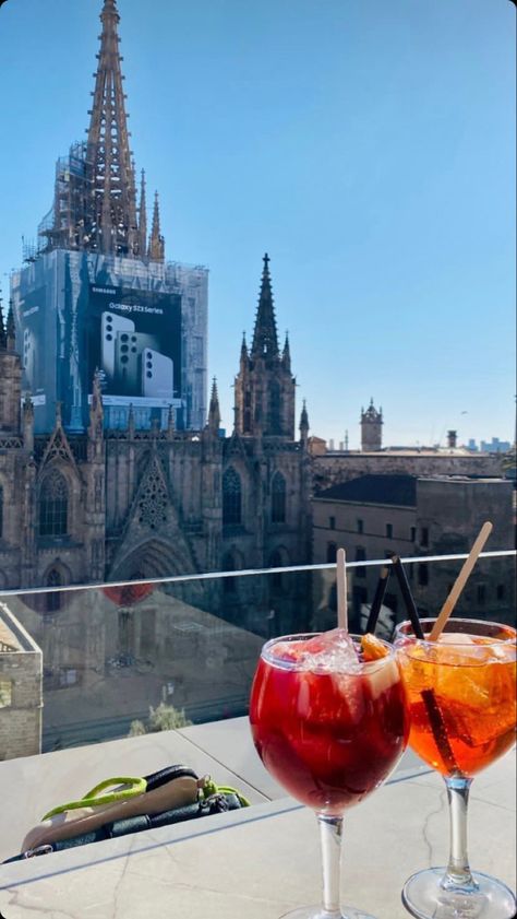 Barcelona Rooftop Bar, Barcelona Rooftop, Rooftop Bar, Barcelona Spain, Girls Trip, Barcelona Cathedral, Barcelona, Spain, Hotel