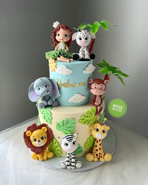 Jungle theme for a girl 👧🏻 Jungle Theme Cake, Jungle Safari Cake, Jungle Theme Cakes, Bday Decor, Safari Cakes, Theme Cake, Girl Cake, Jungle Safari, Jungle Theme