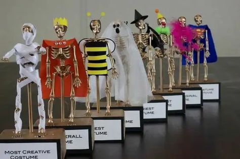 25+ Hauntingly Fun Halloween Party Prizes - HubPages Party Prizes For Adults, Halloween Contest Prizes, Prizes For Adults, Halloween Party Prizes, Halloween Prizes, Perfect Halloween Party, Party Prizes, Creative Costumes, Halloween Contest