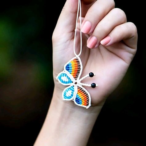 How many insects make you smile when you happen upon them? For me the butterfly is one of the insect out there that make me smile. Facebook: https://m.facebook.com/macrametita/ Twitter: https://twitter.com/TitaThanh Pinterest: www.pinterest.com/titamacrame #macrame #macrametita #macrameschool #macrametutorial #macramé #macramemakers #macrameartist #macramebrasil #macrameindonesia Macrame Animals Tutorials, Sunglasses Strap Diy, Butterfly Macrame, Macrame Butterfly, About Butterflies, Collar Macrame, Macrame Colar, Macrame Bracelet Tutorial, Butterfly Tutorial