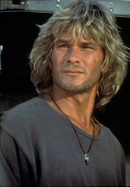 Patrick Swayze.....The hair and scruff , ;-) Patrick Swazey, Blonde Beard, Patrick Wayne, Strong Woman Tattoos, Film Cult, Beautiful Women Quotes, Handsome Men Quotes, Istoria Artei, Point Break