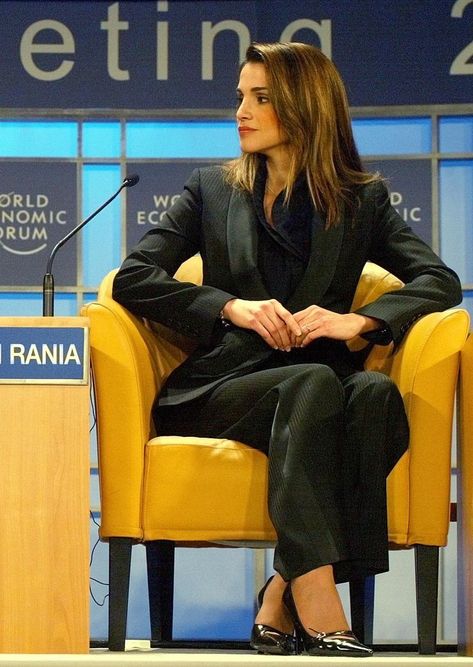 Forbes Women, Women Ceo, Headshots Women, Wealthy Women, Dramatic Classic, Queen Rania, World Economic Forum, Royal Outfits, Future Lifestyle