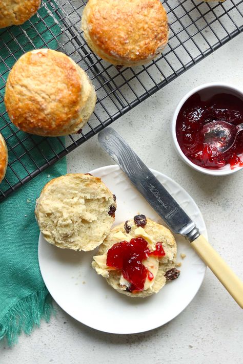 Scones Photography, Irish Vegetable Soup, English Scone, Irish Food Recipes, Shrove Tuesday Pancakes, The Best Scones, Irish Scones, Best Scones, Full Irish Breakfast