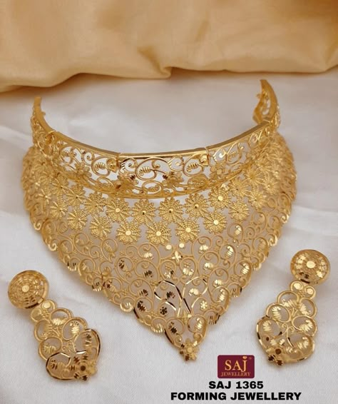 Gold Jhumar Design, Light Weight Gold Necklace, Choker Design, Dubai Gold Jewelry, Unique Gold Jewelry Designs, Bridal Jewelry Sets Brides, Choker Necklace Designs, New Gold Jewellery Designs, Fancy Jewelry Necklace