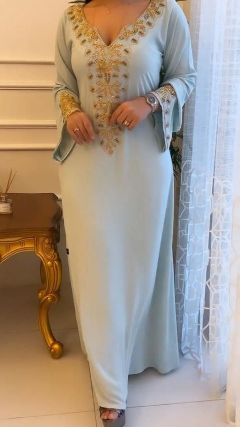 Arabic Dress Modern, Arabic Dress Modern Beautiful, Jalabia Styles For Women, Modern Egyptian Fashion, Caftan Simple Chic, Egyptian Style Dress, Carol Twd, Caftan Simple, Jalabia Styles