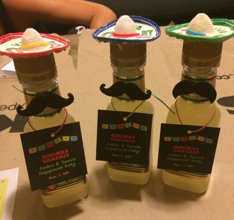 Fiesta Favors For Adults, Taco Party Favors For Adults, Fiesta Party Favors For Adults, Nacho Average Bridal Shower Ideas, Bridal Fiesta, Bridal Shower Centerpieces Diy, Fiesta Wedding Shower, Margaritaville Party, Diy Bridal Shower Gifts