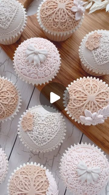 Wedding Cake With Lace Design, Fondant Cupcake Toppers Wedding, Lace Cake Designs, Wedding Cupcakes Ideas Elegant, Cake Pucks, Bridesmaid Cookies, Fondant Lace, Vintage Cupcakes, Lace Cupcakes