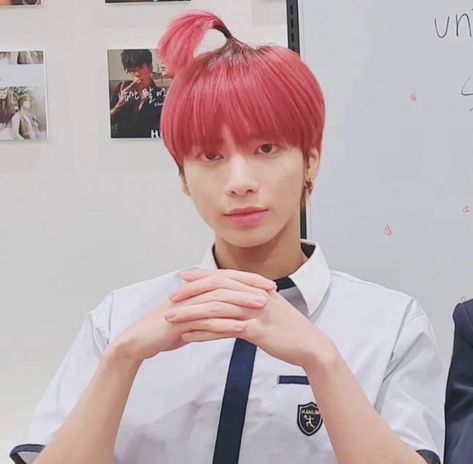 #tomorrowxtogether #txt #txttaehyun #kangtaehyun #bighit #bighitentertainment #kpop #vlive Txt Icons Funny, Txt Reaction Pics, Anime Mikey, Txt Meme, Funny Kpop Memes, Meme Faces, Kpop Funny, Kpop Guys, Funny Faces