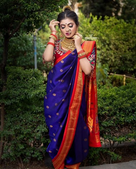 Handloom saree Kashta Saree, Marathi Bride, Nauvari Saree, Indian Photoshoot, Saree Look, Handloom Saree, Silk Saree, Blouse Designs, Silk Sarees