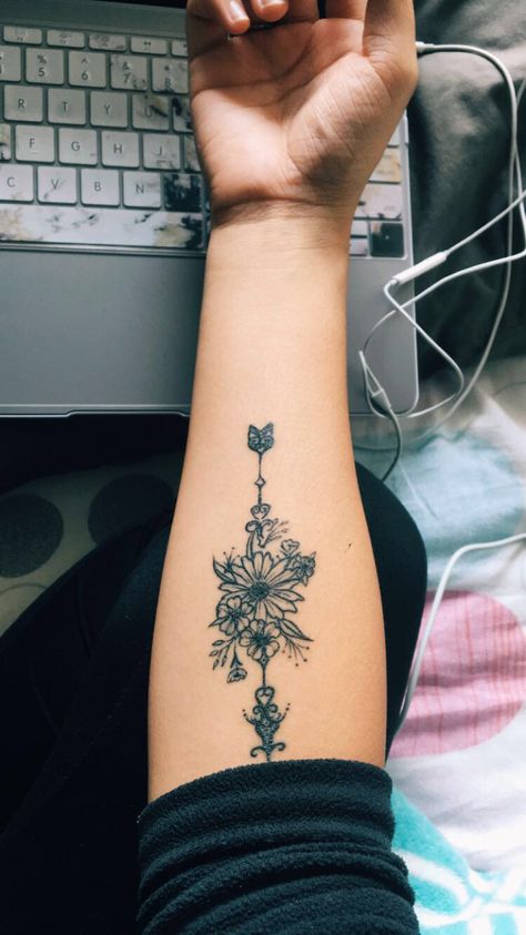 Daisy Arrow Tattoo Design, Feather Arrow Forearm Tattoo Women, Arrow Tattoo Ideas For Women, Floral Arrow Tattoos For Women, Arrow Tattoo Cover Up, Arrow And Flower Tattoos For Women, Floral Arrow Tattoo, Farmhouse Tattoo, Boho Arrow Tattoos For Women